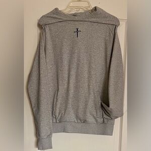 THREE NAILS HOODIE
SIZE LARGE
FRONT THRU POCKET